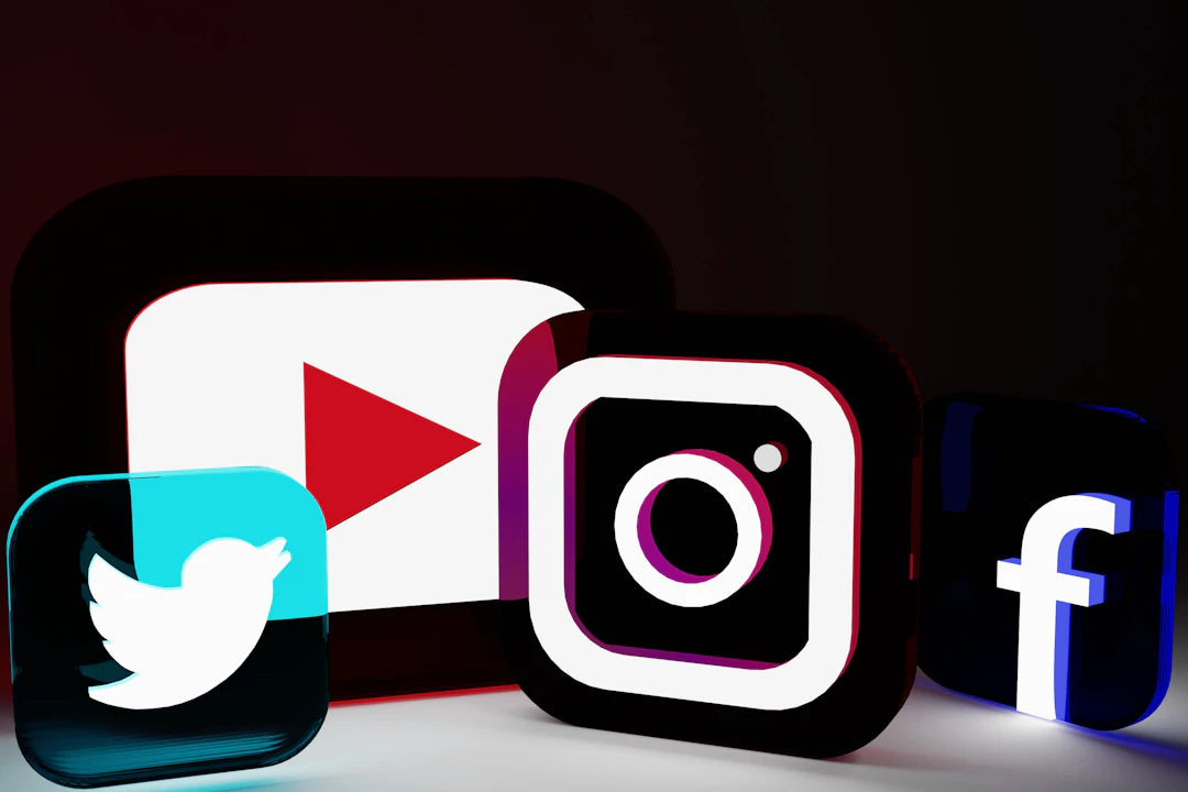 Essential Graphic Tools for Engaging Social Media Posts